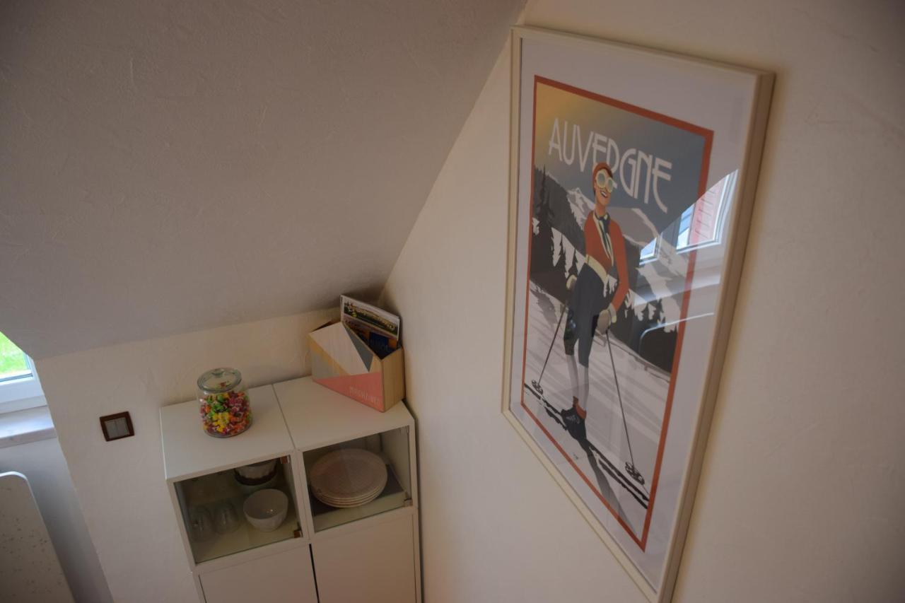 Petit Duplex De Charme Sous Les Toits Du Mont-dore Apartment *
